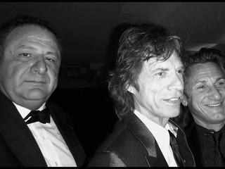 Jean Pigozzi, Mick Jagger and Sean Penn, Vanity Fair Oscars Party, Los Angeles, USA, 2009 - Jean Pigozzi (1952-)  ©Mairie de Cannes / Jean Pigozzi Archive