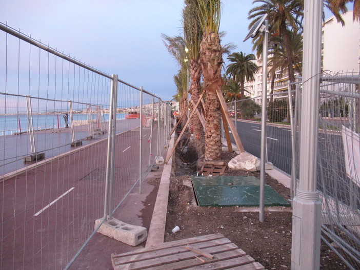 Due fili di grande resistenza proteggeranno l'ingresso alla Promenade des Anglais