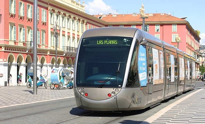 I vagoni dei tram della Ligne 1 di Nizza saranno più lunghi: entro il prossimo anno sostituiti quelli di 33 metri