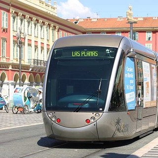 I vagoni dei tram della Ligne 1 di Nizza saranno più lunghi: entro il prossimo anno sostituiti quelli di 33 metri