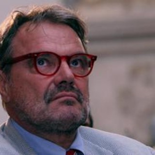 Oliviero Toscani, condizioni gravi ma stabili: prognosi resta riservata