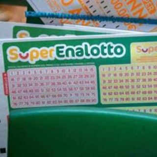 Superenalotto, numeri combinazione vincente oggi 30 dicembre