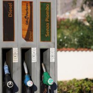 Carburanti, ipotesi allineamento accise gasolio-benzina. Mef: &quot;Nessun aumento&quot;