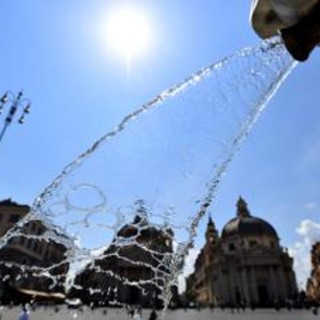 Caldo estremo, bollino rosso fino a Ferragosto: record domani con massima allerta in 22 città