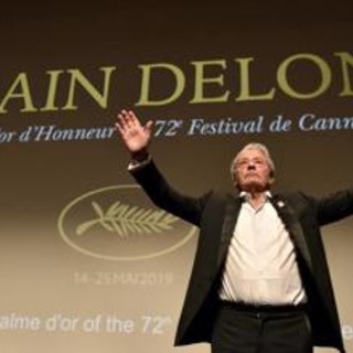 Alain Delon e la lettera d'addio ai fan: &quot;Solo una cosa brillerà ancora, voi&quot;