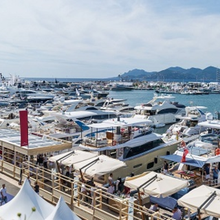 Evo R6 debutta al Cannes Yachting Festival con un modello strepitoso